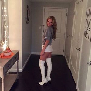 Meet your Posher, Courtney